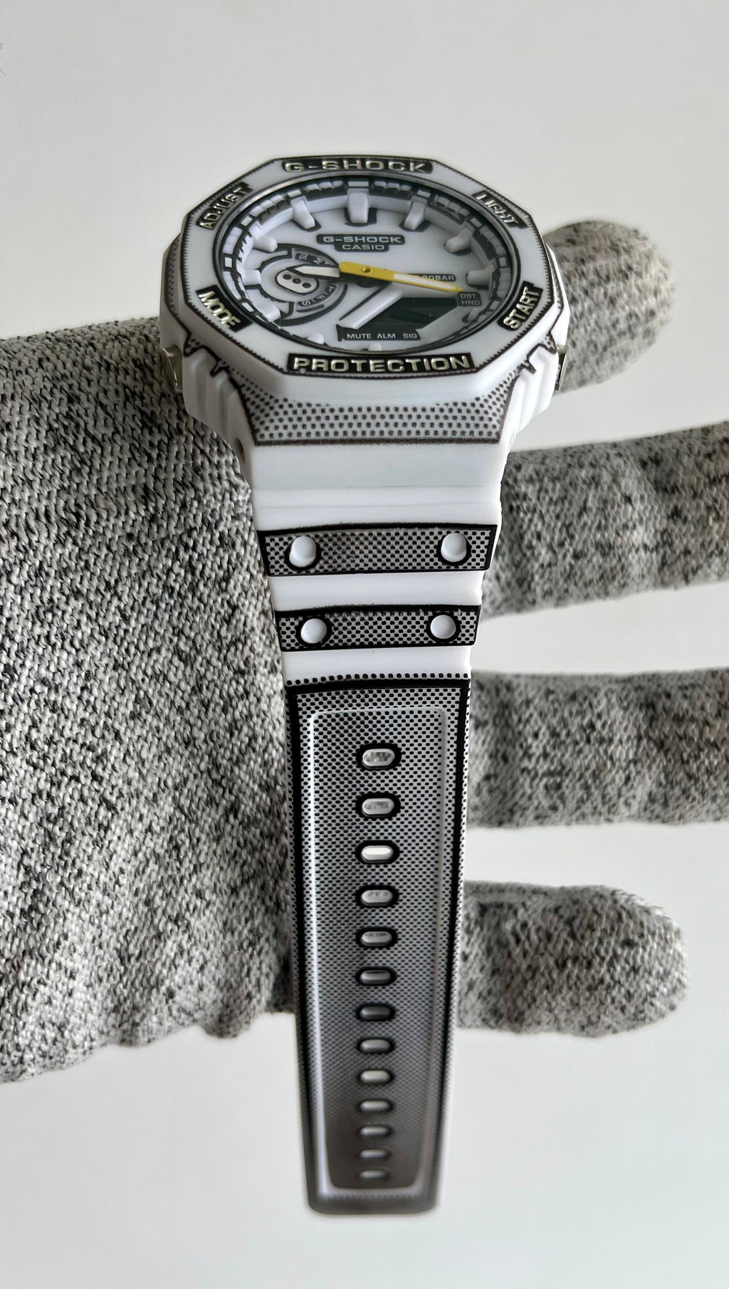Gshock Manga Edition white