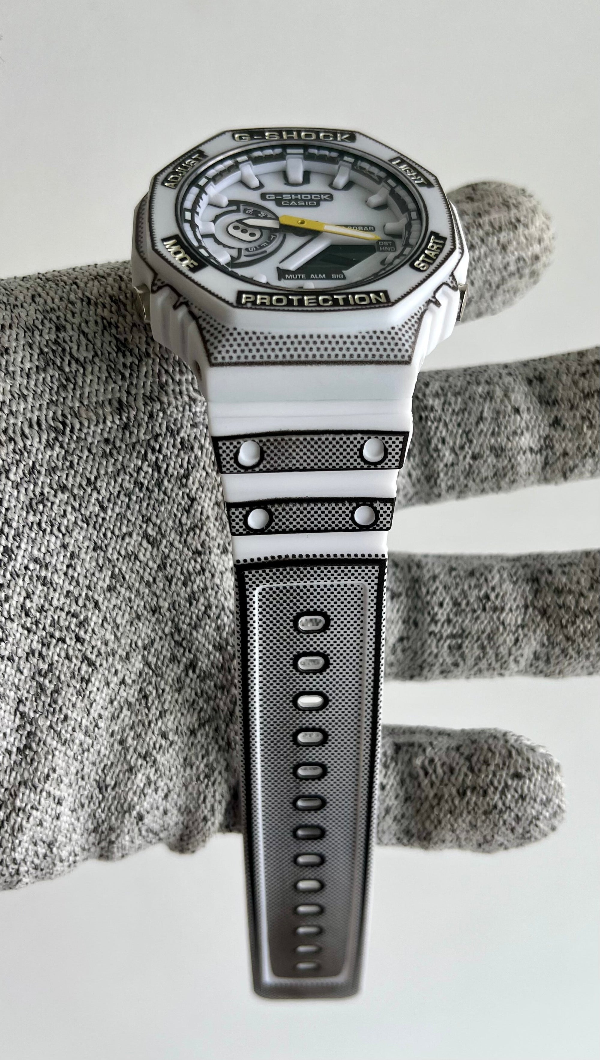 Gshock Manga Edition white