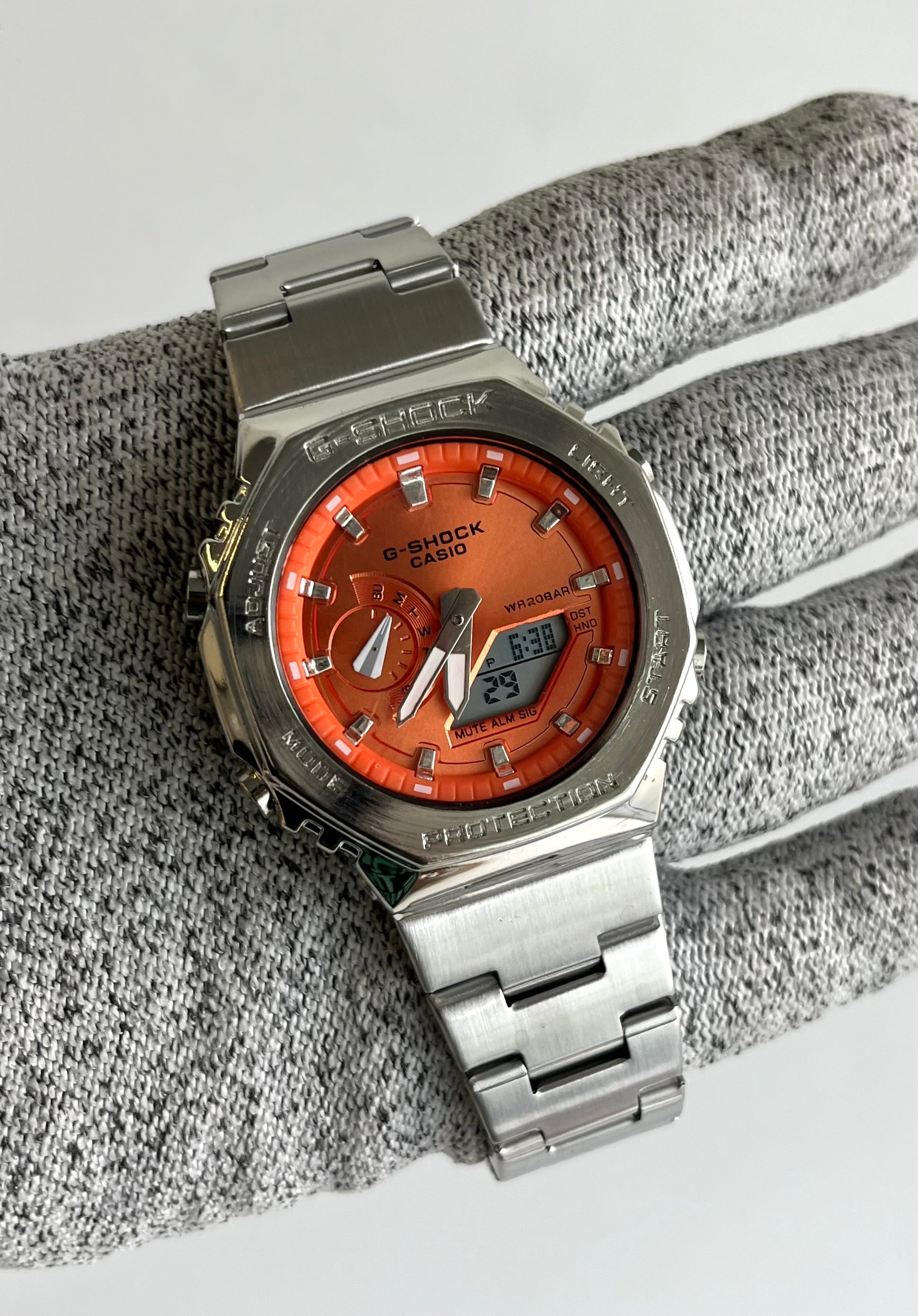 G-Shock GM-2110D-2ADR Analog-Digital orange